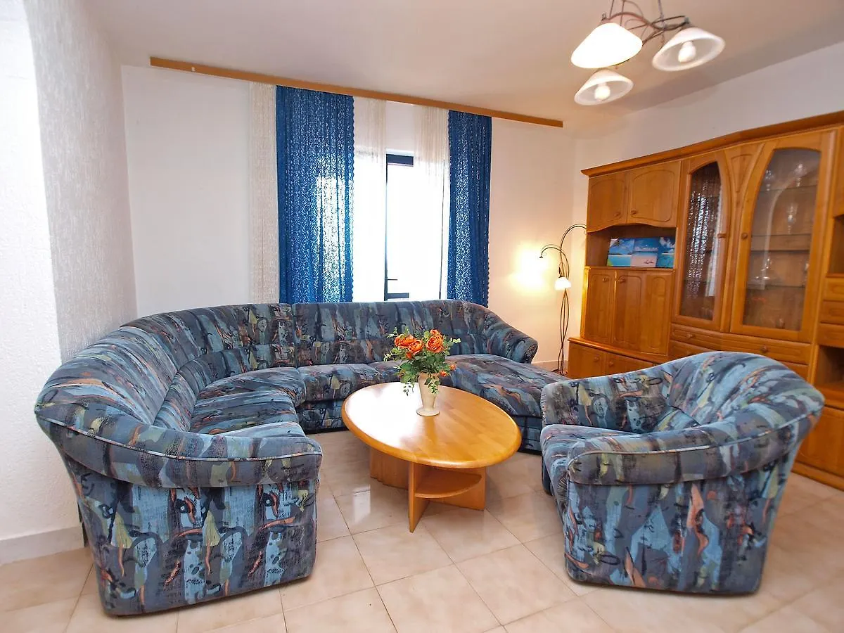 Apartments Ivan 65 Stinjan