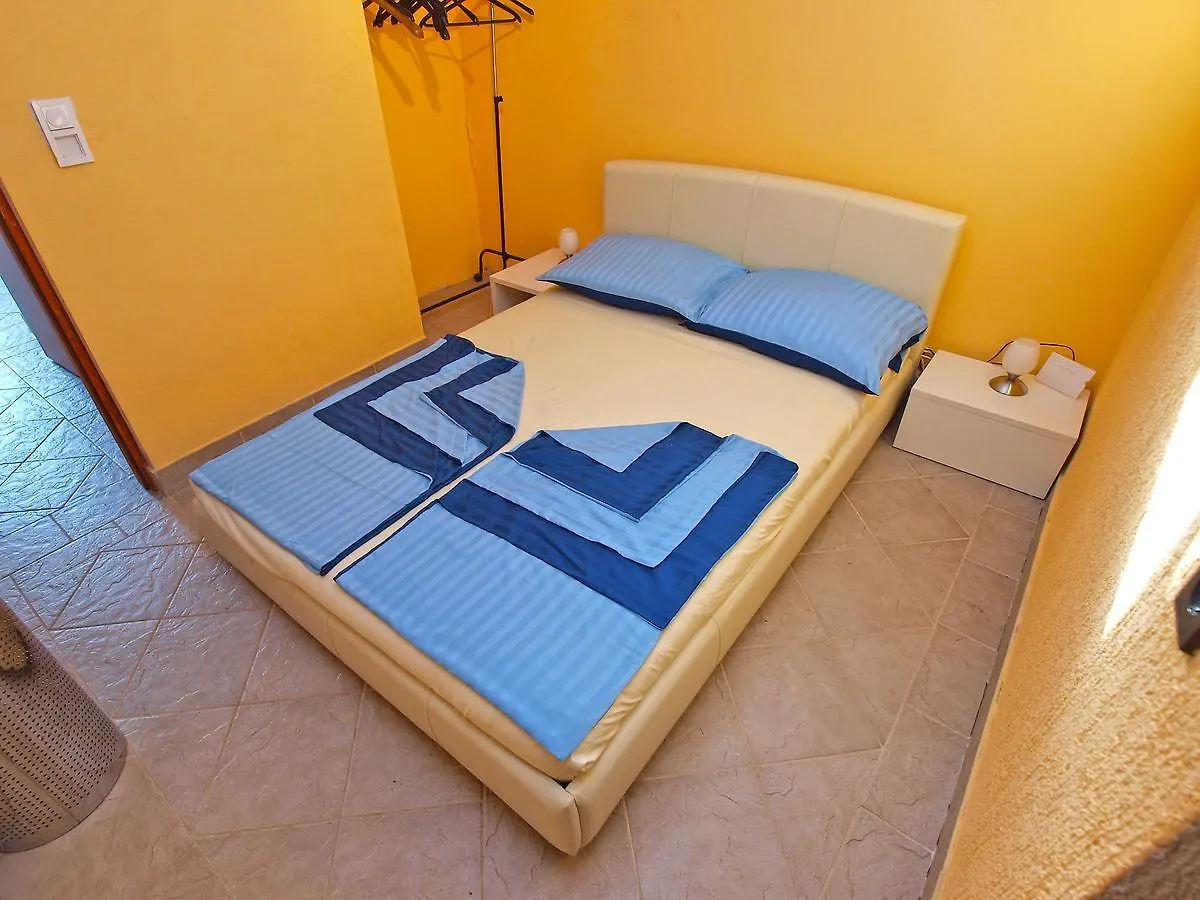 Apartments Ivan 65 Stinjan Croatia