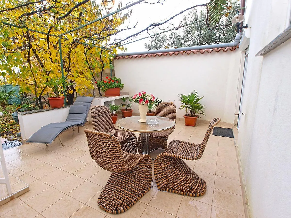 Apartments Ivan 65 Stinjan Croatia