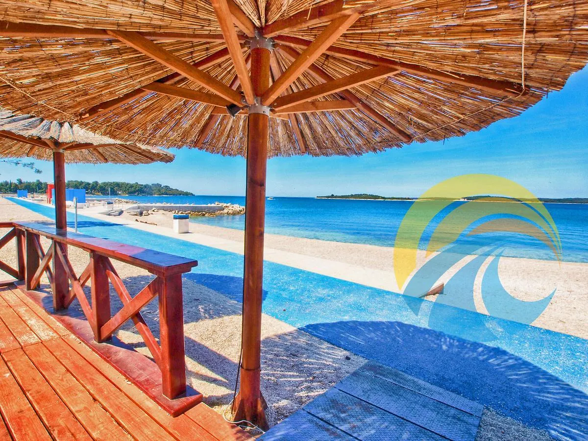 Apartments Ivan 65 Stinjan Croatia